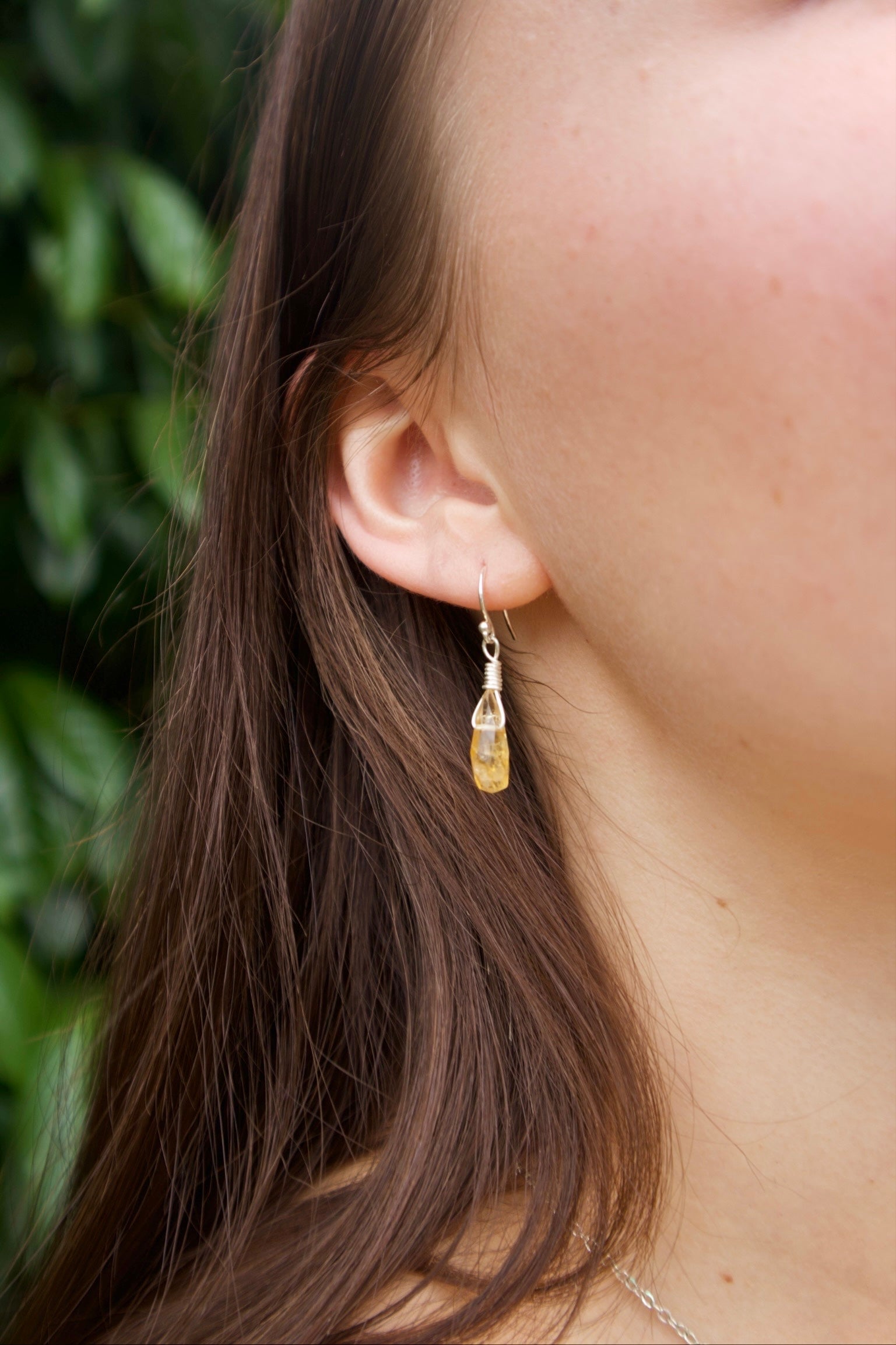 Luxury dainty teardrop gem earrings