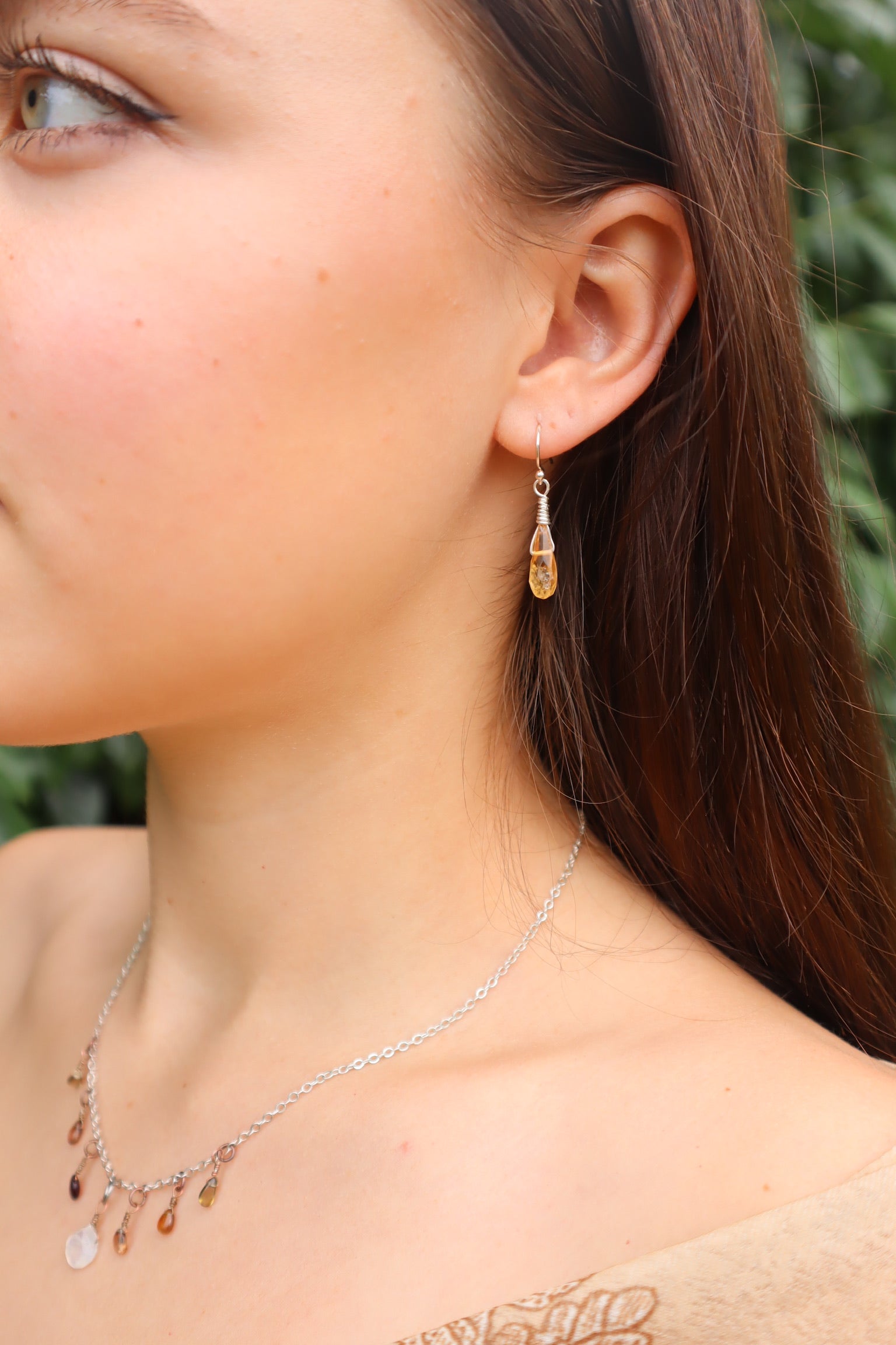 Luxury dainty teardrop gem earrings